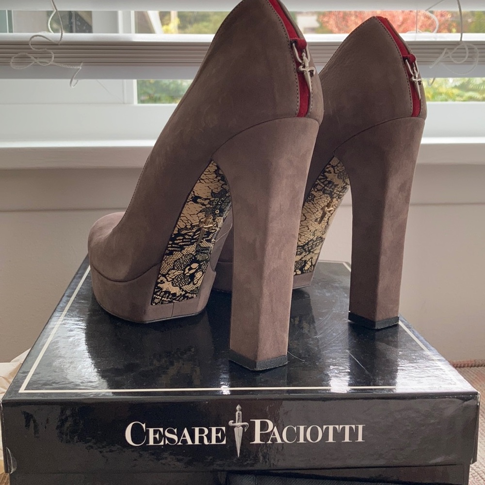 Shoes - Picture 13 of 13
